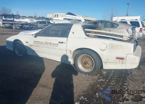 1989 Pontiac Firebird Trans Am/Gta Special z USA, uszkodzony, nr VIN 1G5FW2175KL242503